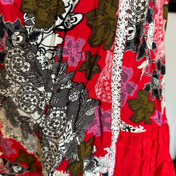 Umgee Boho Tank With Adjustable Straps. Size Medium - Picture 5 of 6